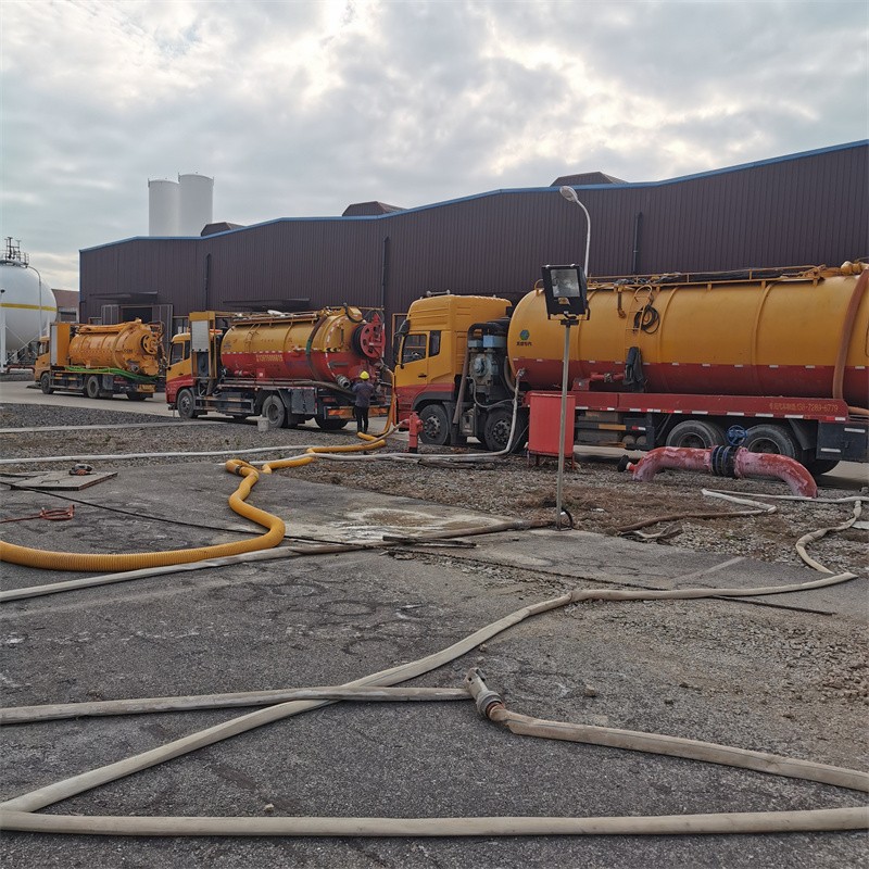 泸水污水池清理